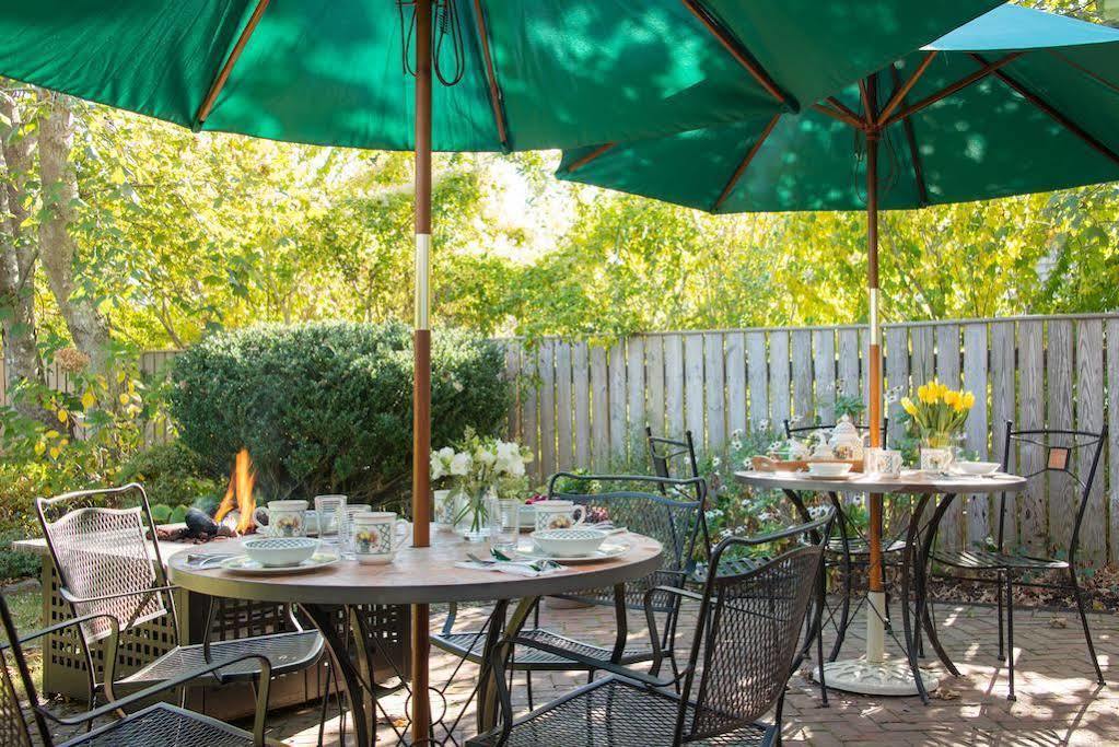 Seven Sea Street Inn Nantucket Buitenkant foto